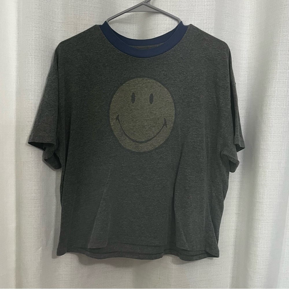 Tailgate | vintage style smiley face tee